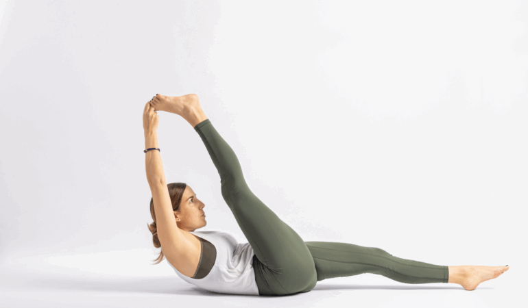 posture de yoga qui remplace 100 abdos