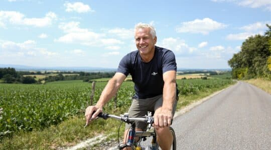 Le vélo peut-il vraiment remplacer la marche quotidienne ? Ce que révèle la science